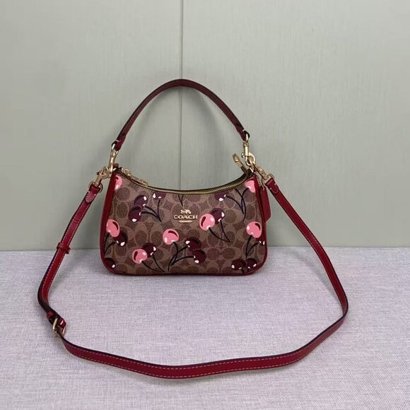 COACH CY694 Teri Underarm Bag Size 24.5*15*7 cm - Picture 3 of 8